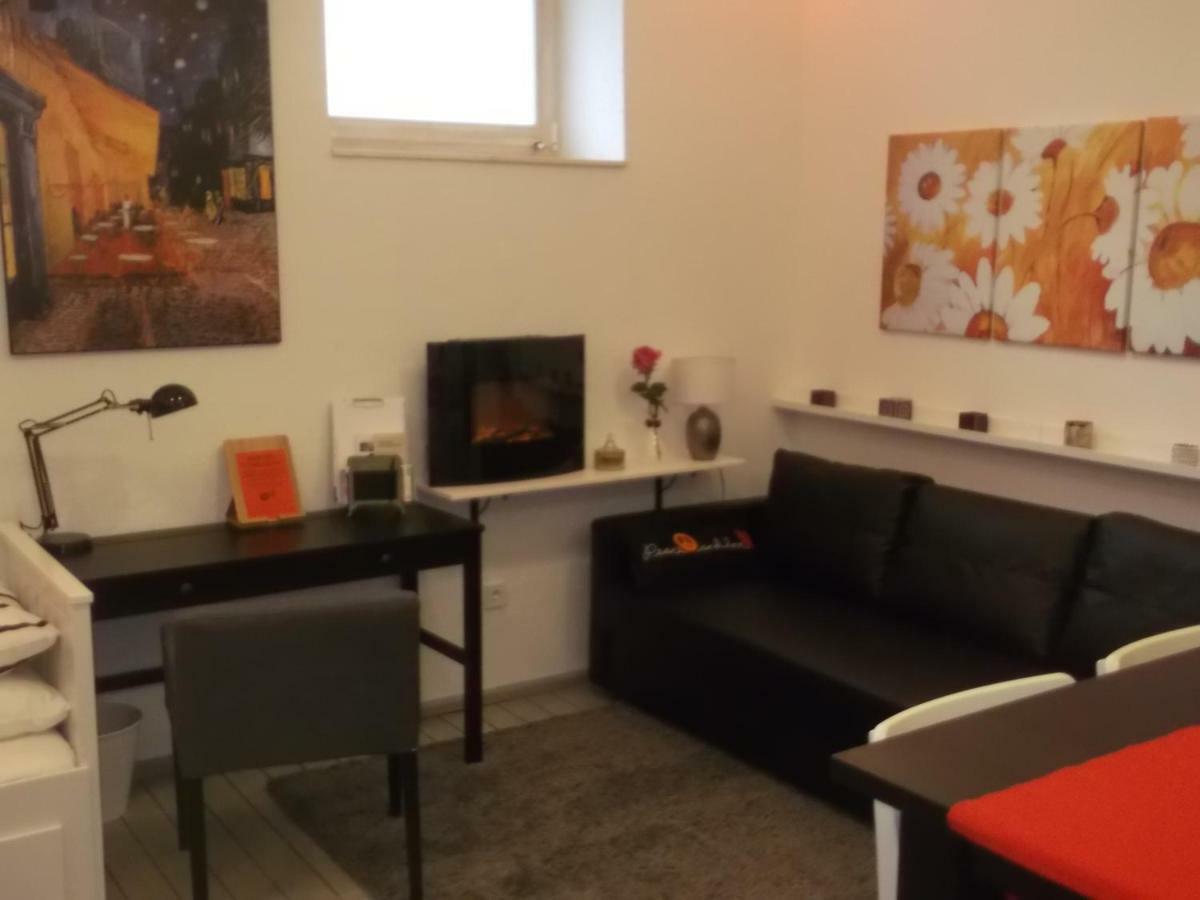Belvárosi Apartmanszálló - Kiskunfélegyháza Exterior foto